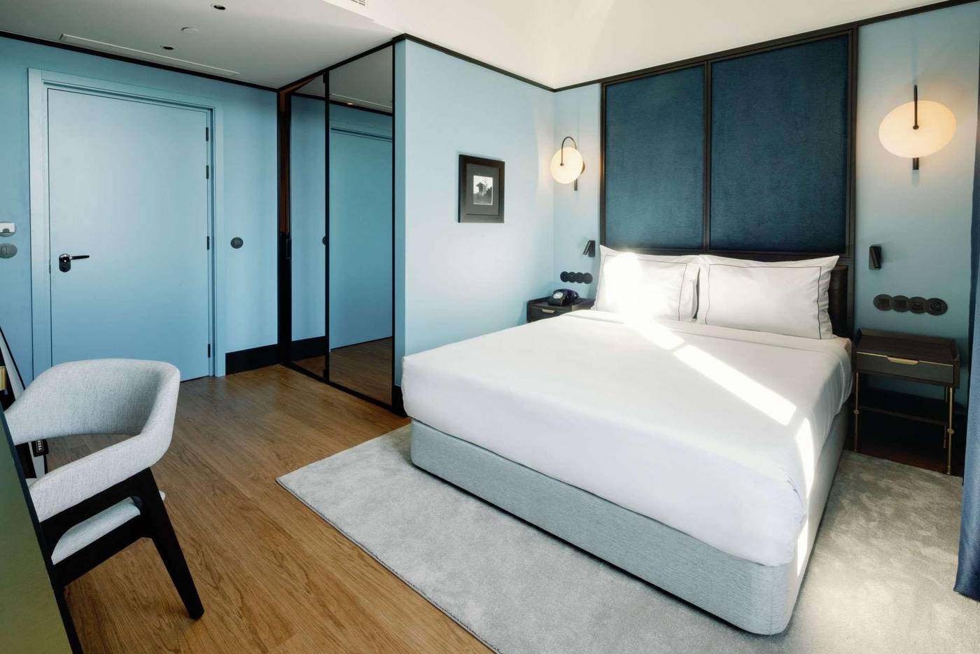 The-Editory-Riverside-Santa-Apolonia-Hotel-Room-48