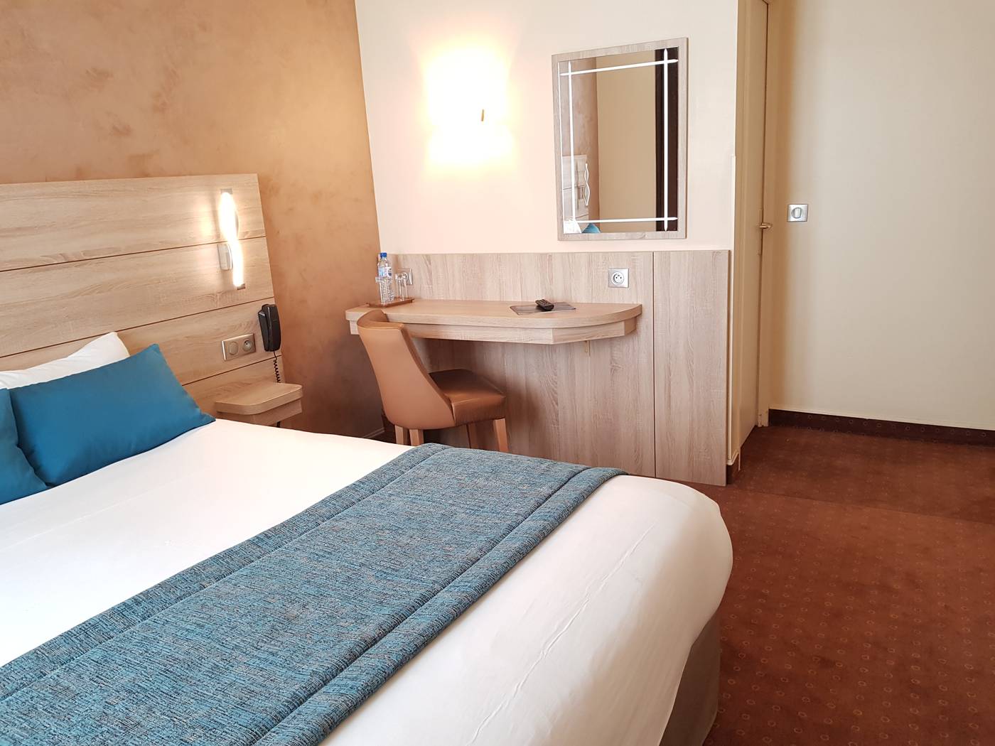 Hotel-Champerret-Elysees-Room-15