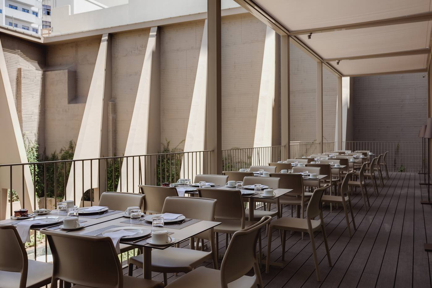 Lumen Hotel and The Lisbon Light Show - Portugal - Lisboa - Restaurant - 1