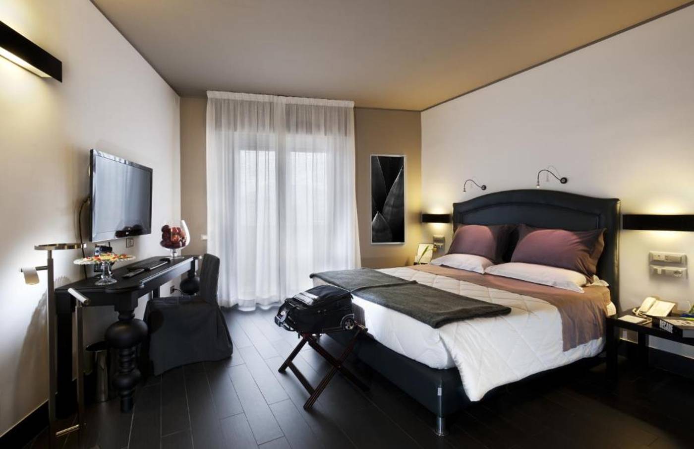 Astoria-Palace-Hotel-Room-21