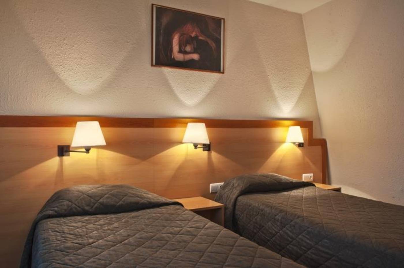 Hotel-Du-Chemin-Vert-Room-22