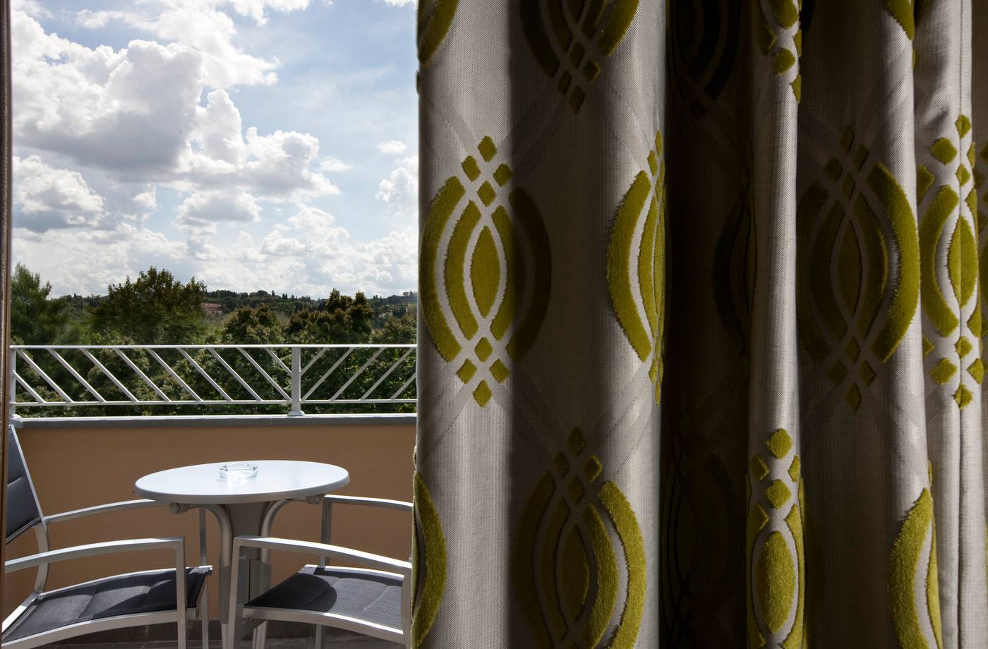 Grand-hotel-Mediterraneo-Terrace-5