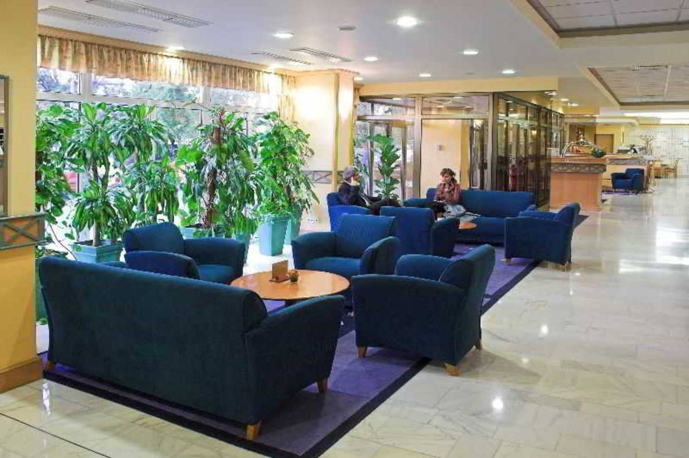 Danubius-Hotel-Arena-Lobby-20