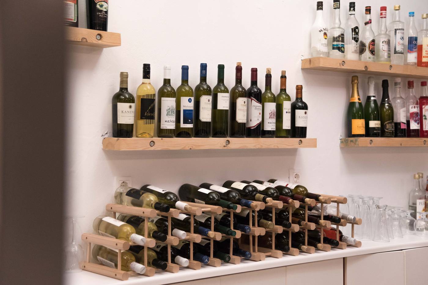 ELE-NAS-bohotel---Annex-Apartments-Bar-59