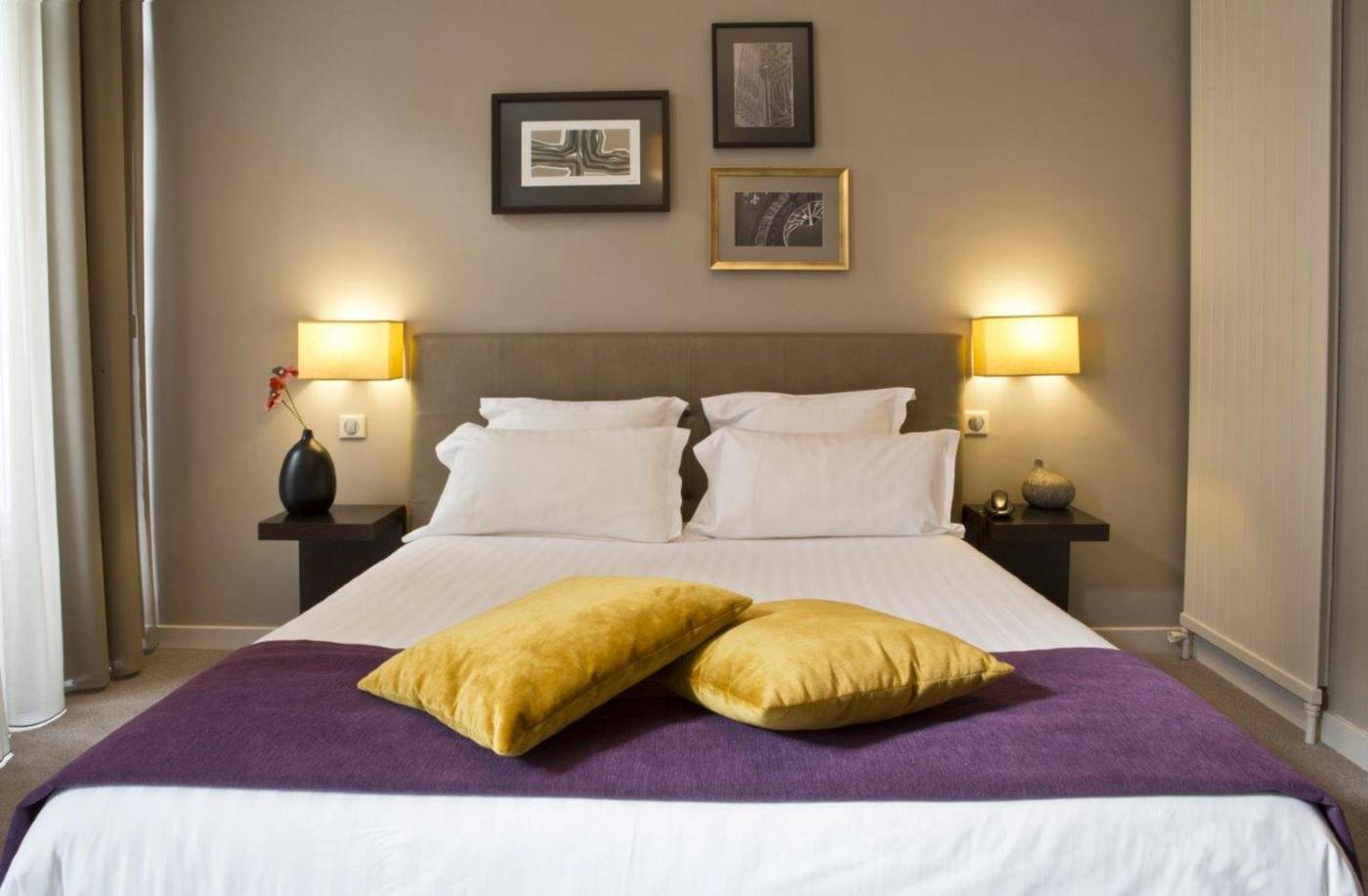 Opera-Frochot-Room-1