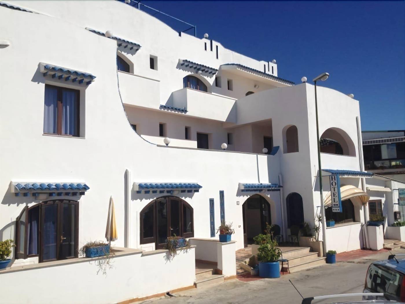 Hotel-Miramare-Garzia-General-view-2