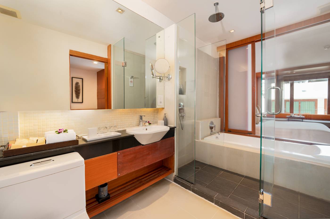 La-Flora-Resort-and-Spa-Patong-Room-38