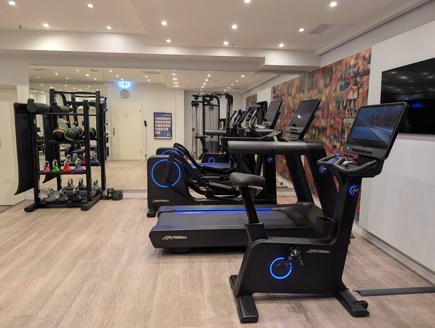 Park-Inn-by-Radisson-Berlin-Alexanderplatz-Sports-and-Entertainment-78