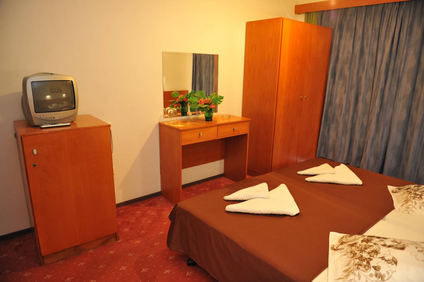 Heleni-Beach-Hotel-Room-25