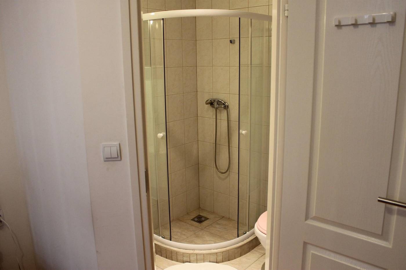 Omega-Guesthouse-Budapest-Room-20