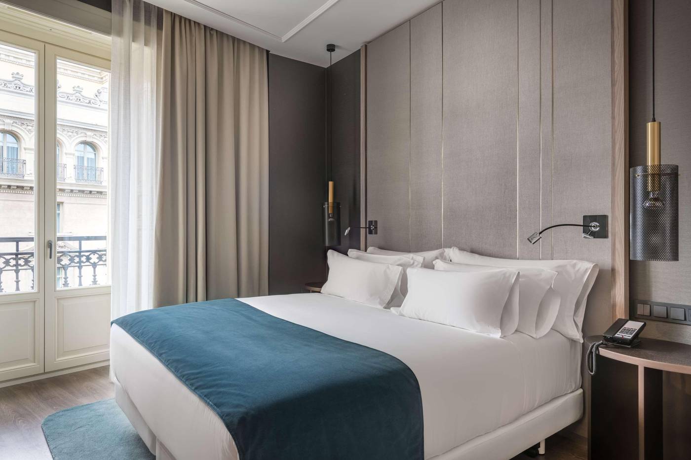 NH-Collection-Madrid-Gran-Via-Room-21