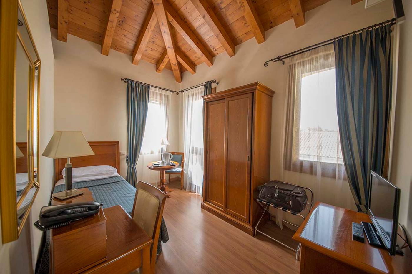 Venice-Resort-Airport-Hotel-Room-4