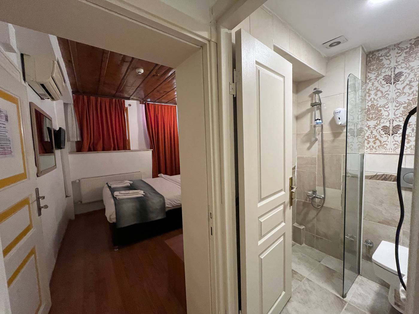 Le-Safran-Suite-Room-36