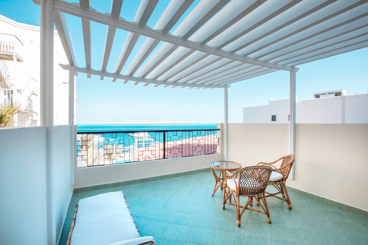 SUNRISE Holidays Resort - Adults Only