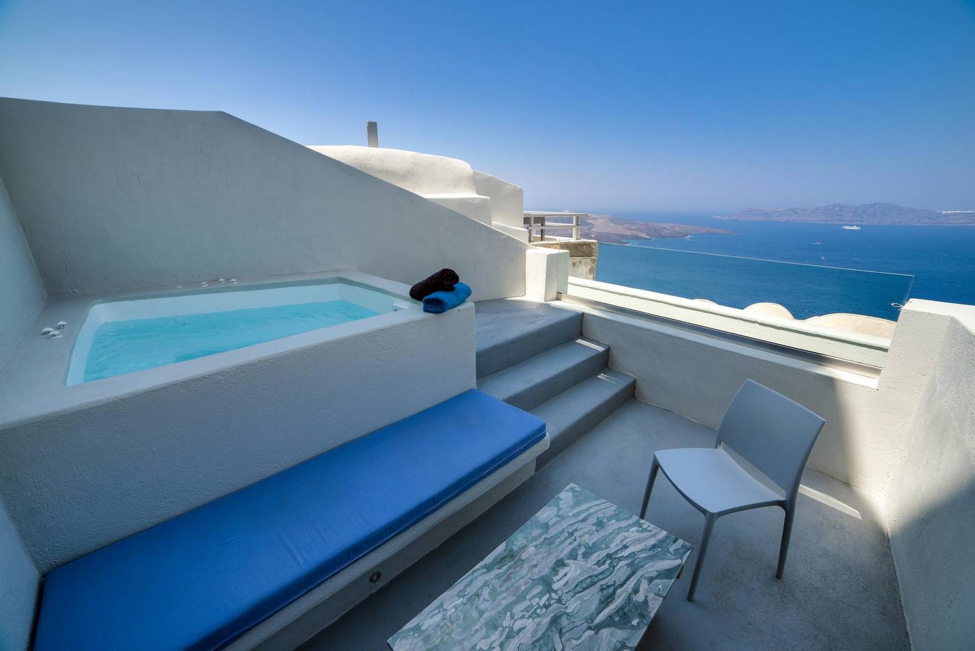 Santorini-Royal-Suites-Room-20