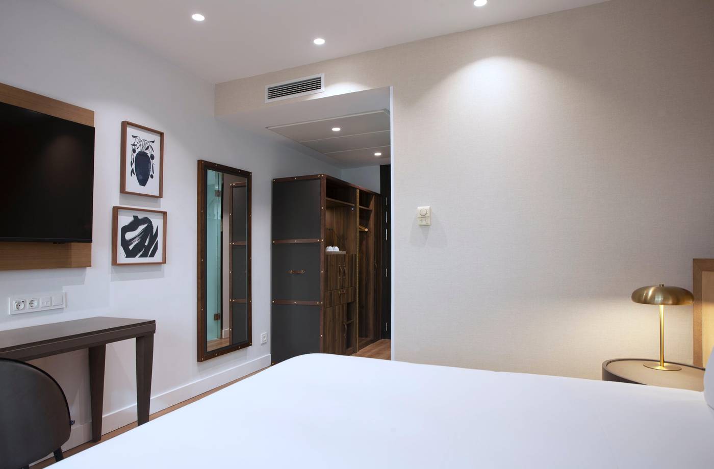 Holiday-Inn-Madrid-Las-Tablas-Room-20