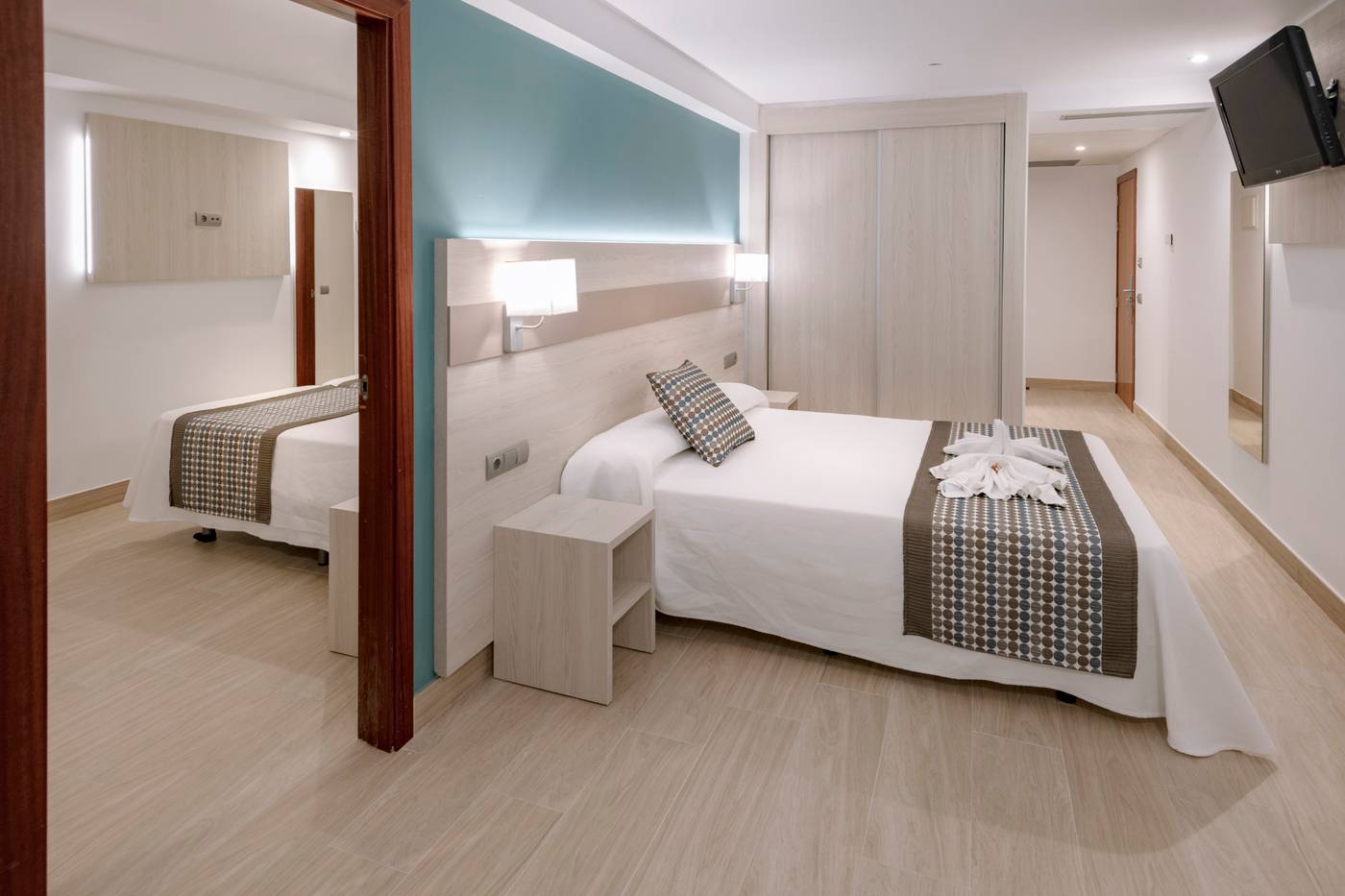 4R-Miramar-Calafell-Room-11