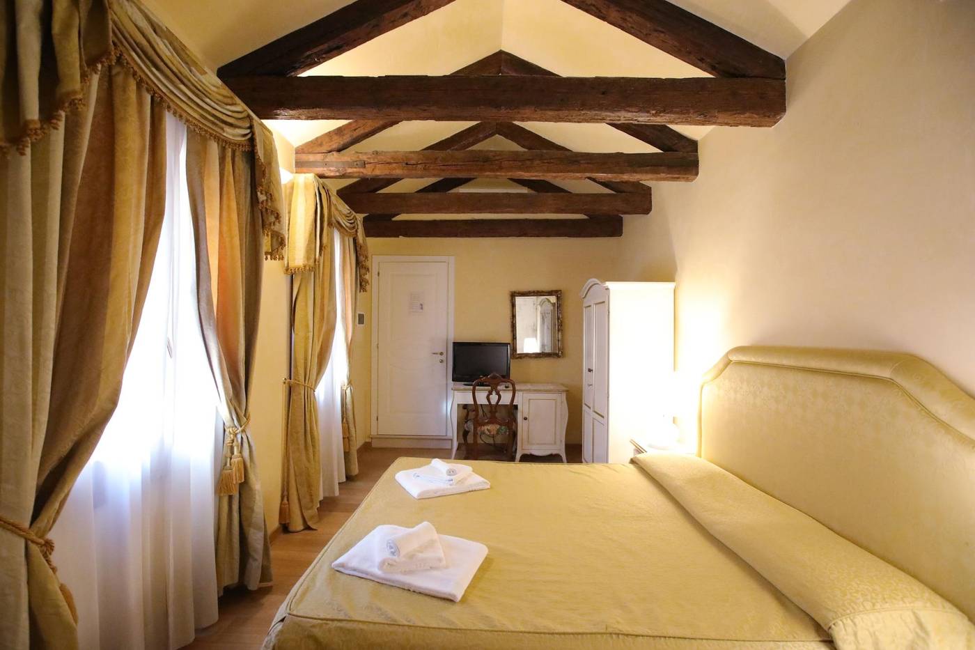 Alla-Vigna-Room-Only-Room-3