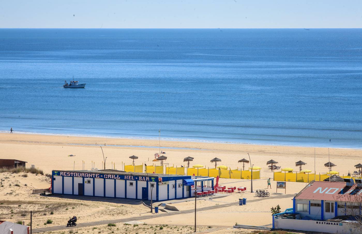 Baia-de-Monte-Gordo-Beach-33