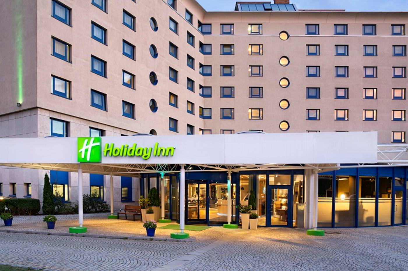 Holiday Inn Stuttgart-Germany-Stuttgart-General view-5