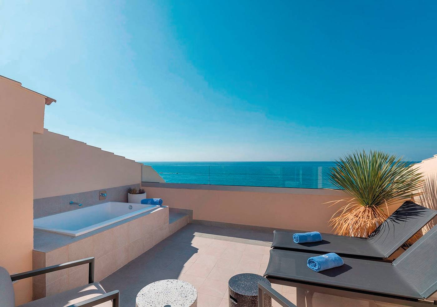 Aqua-Hotel-Promenade-Room-58