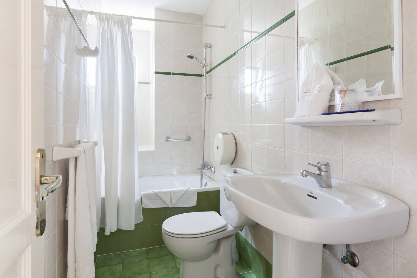 Caleta-Garden-Room-17