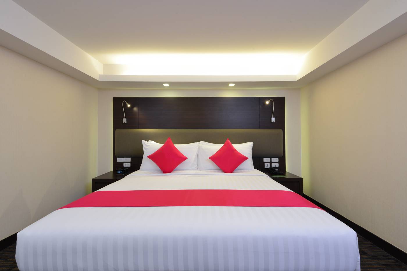 Hotel-Royal-Bangkok---Chinatown-Room-34