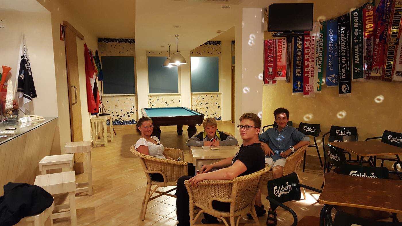 Praia-Azul-Hotel-Apartamento-Bar-9