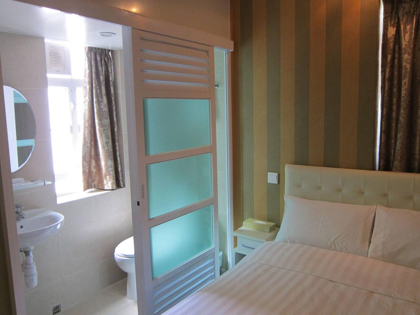 B-B-Cheung-Chau-Room-13