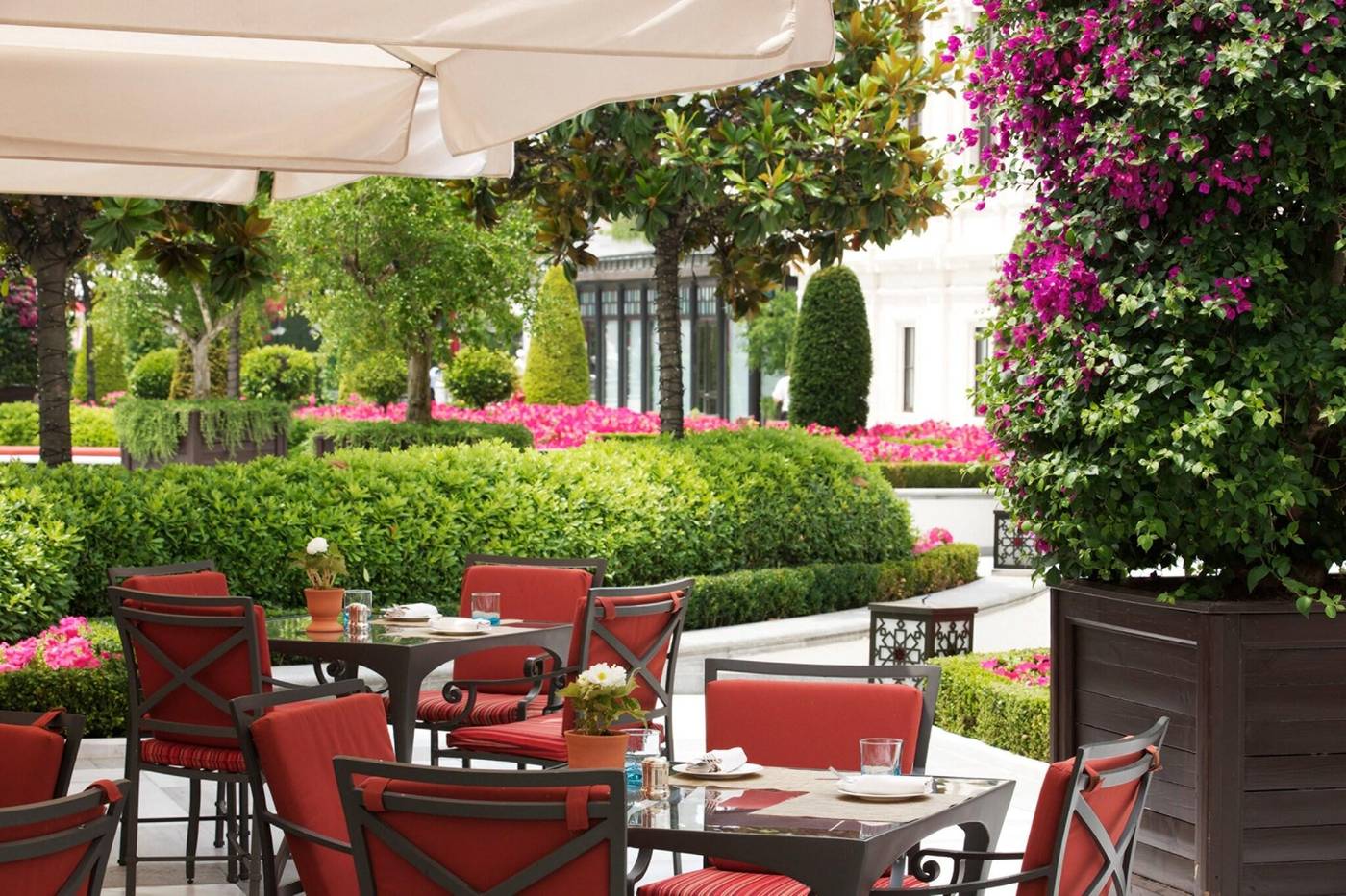 Four-Seasons-at-the-Bosphorus-Lobby-1