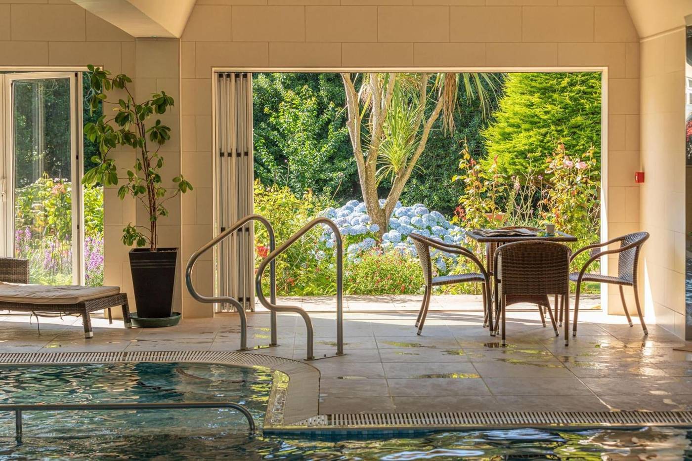 Les-Rocquettes-Hotel-Room-27