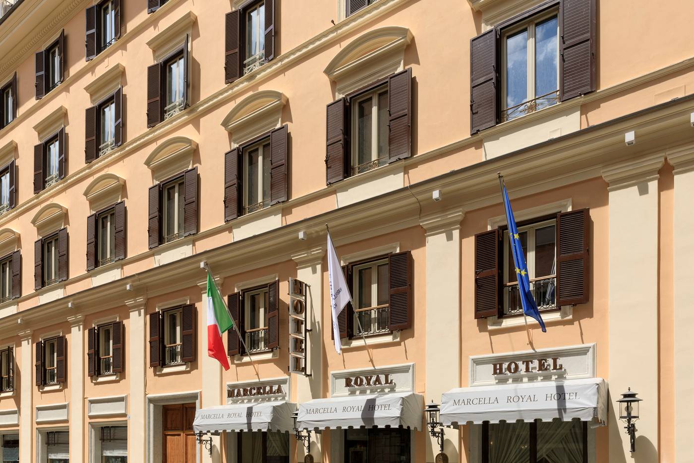 Marcella-Royal-Rooftop-Garden-General-view-69