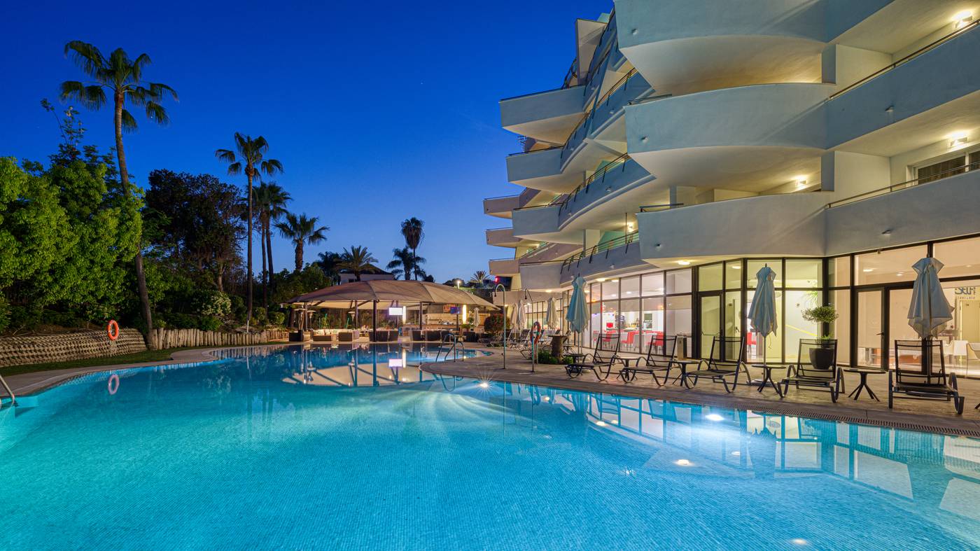 Senator-Banus---Adults-Recommended-Pool-6