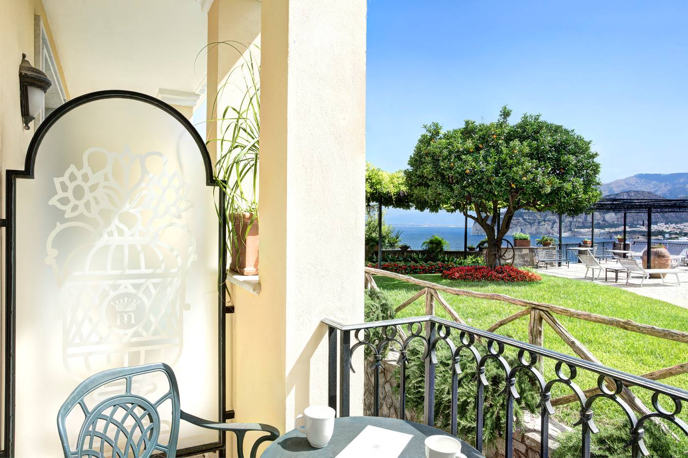 Grand-Hotel-Capodimonte-Room-12