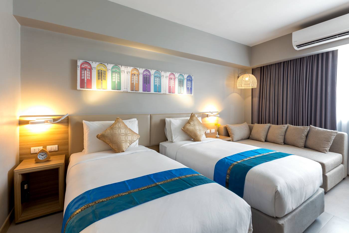 Oakwood-Hotel-Journeyhub-Phuket-Room-13