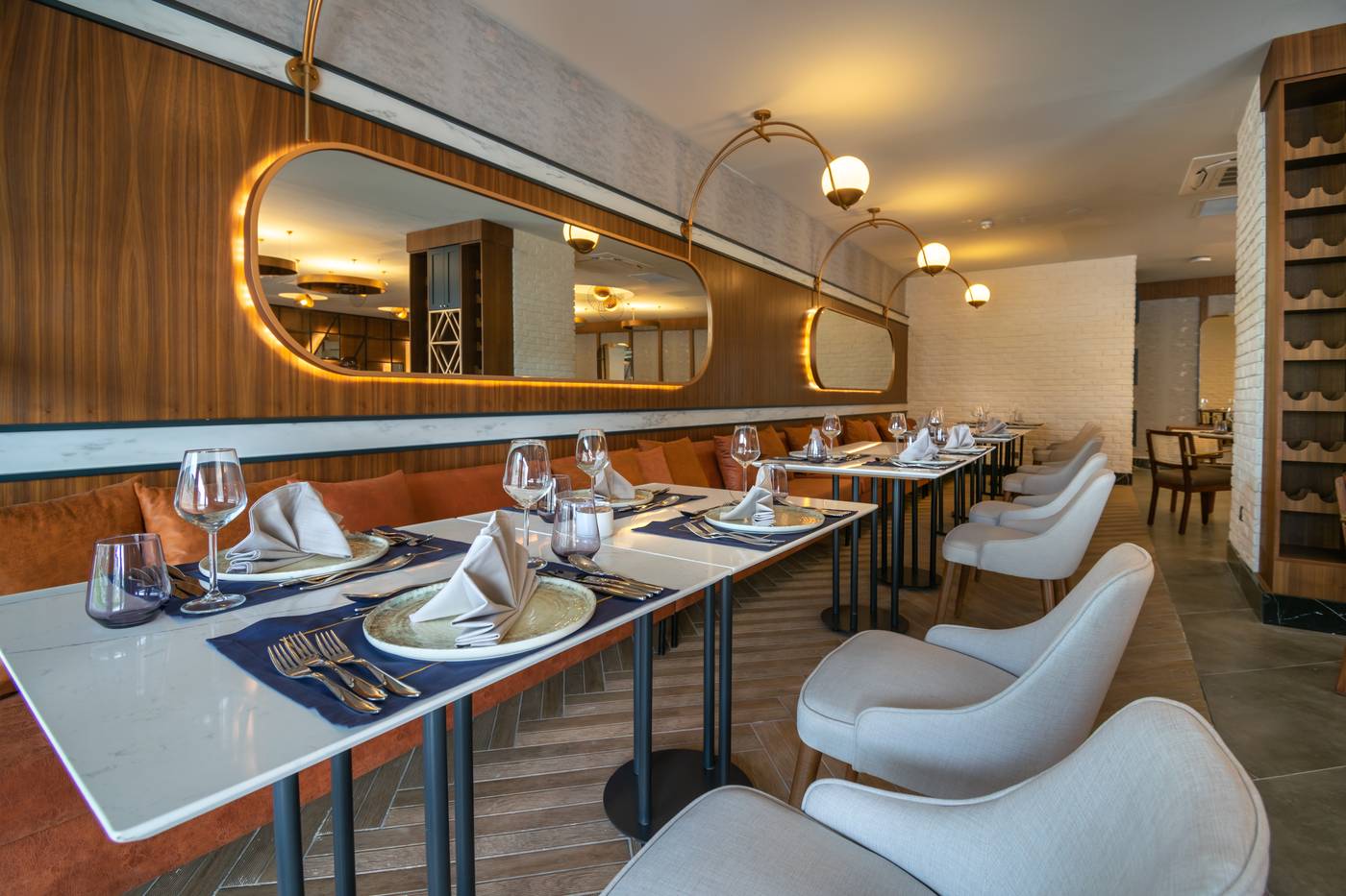 Armas-Bella-Luna-Restaurant-49