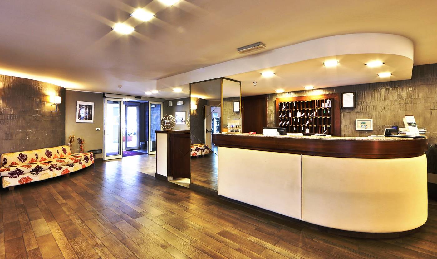 Regal Hotel & Apartments-Italy-BRESCIA-Lobby-4