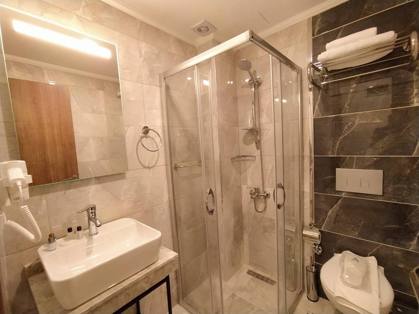 Nupera-Hotel-Room-12