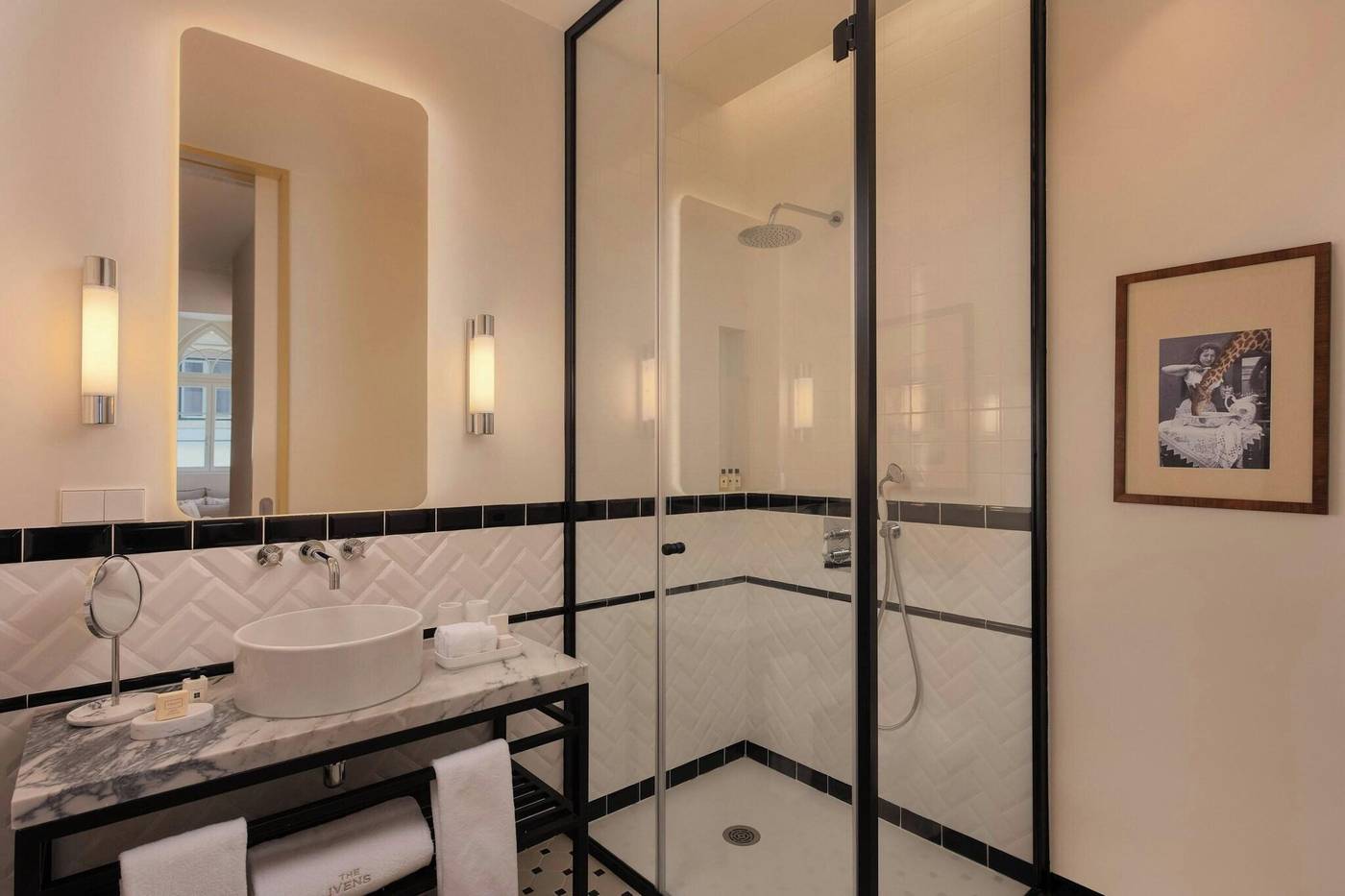 The-Ivens-Autograph-Collection-Room-43