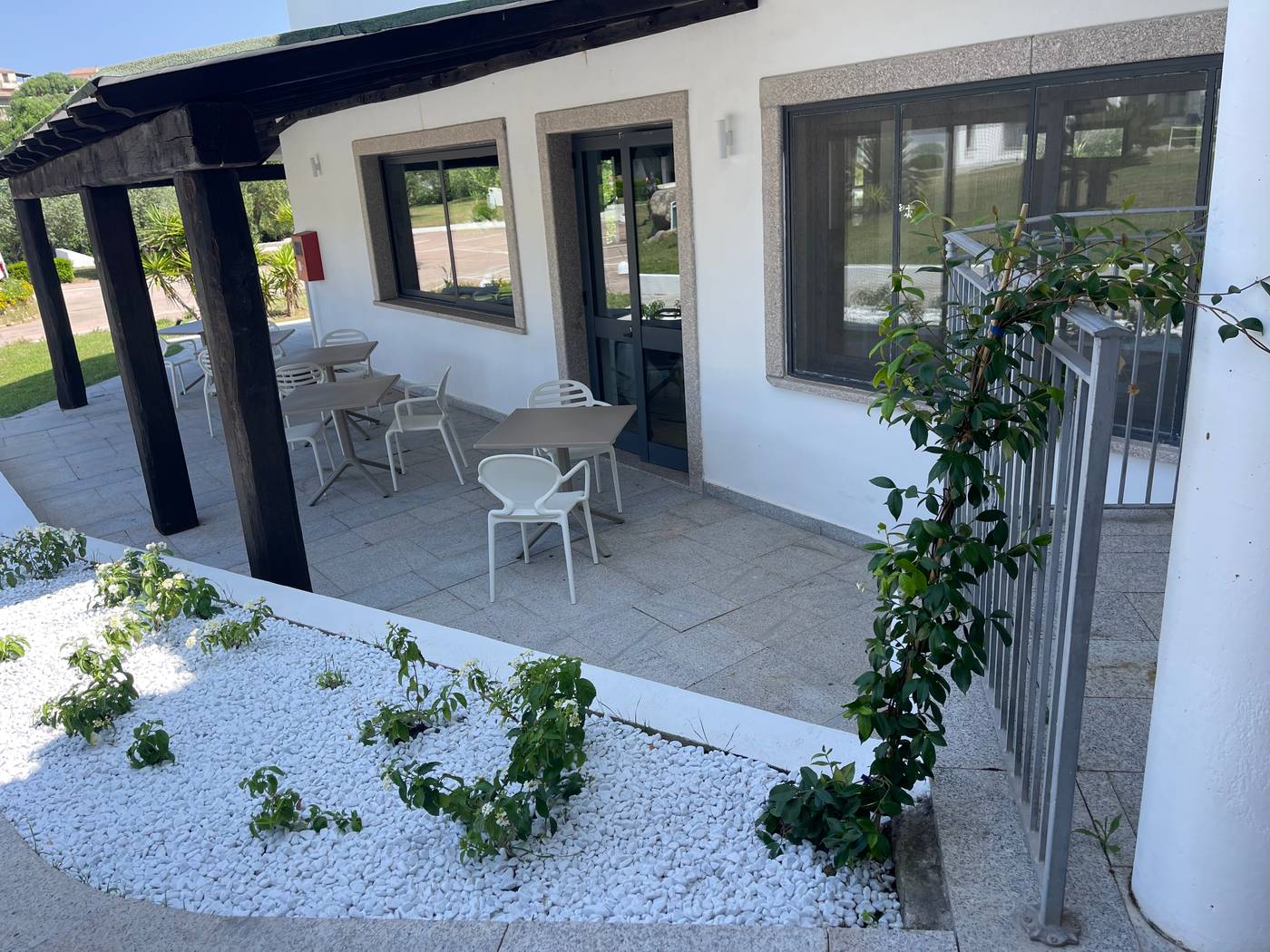 La-Smeraldina-Resort-Lobby-12