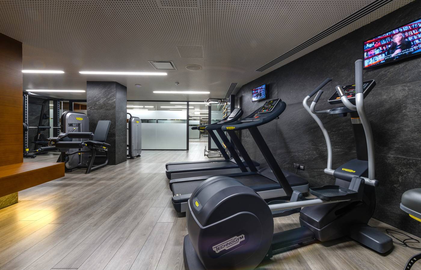 Ajax-Hotel-Sports-and-Entertainment-66