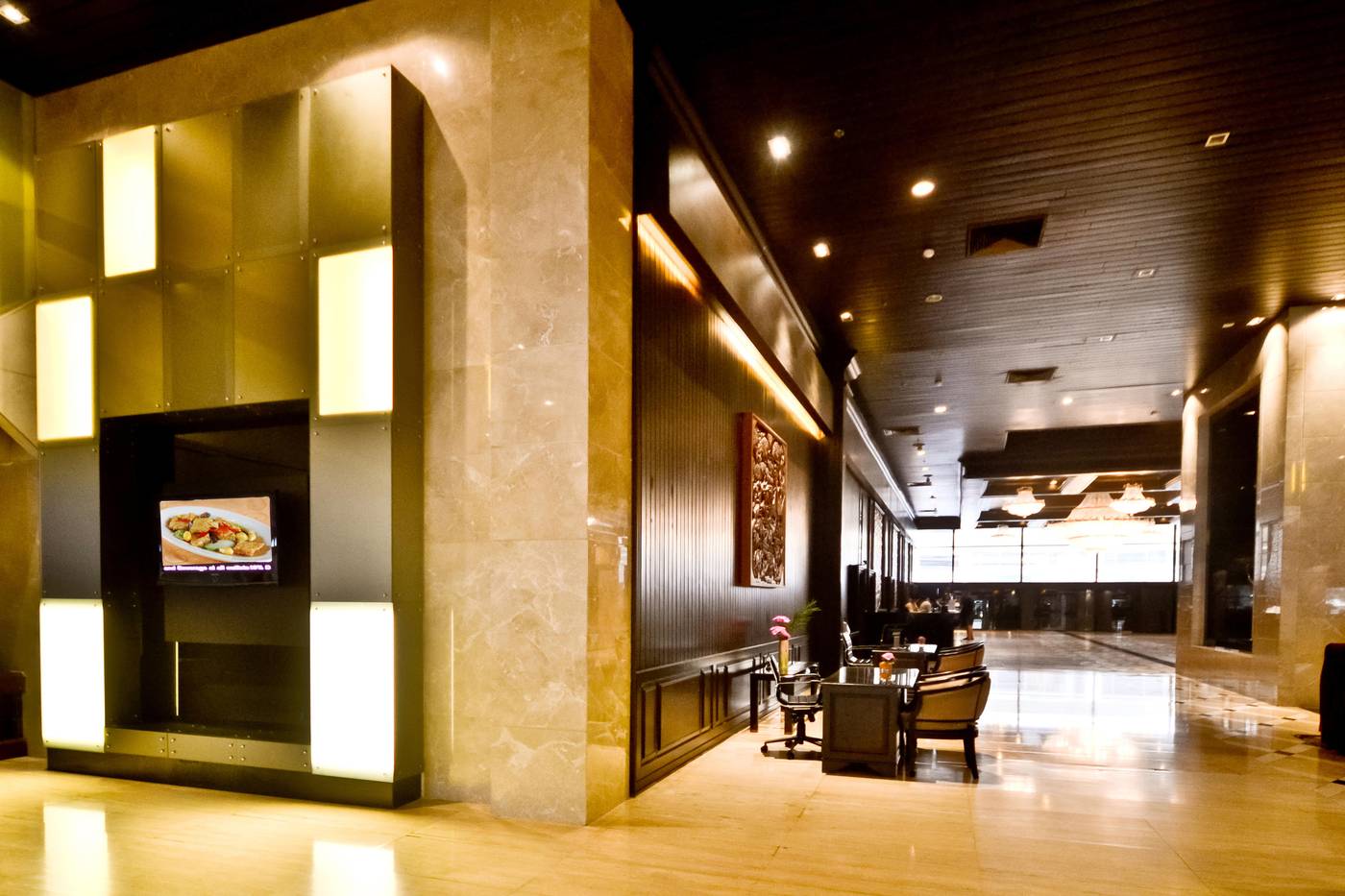 Ambassador-Bangkok-Lobby-16