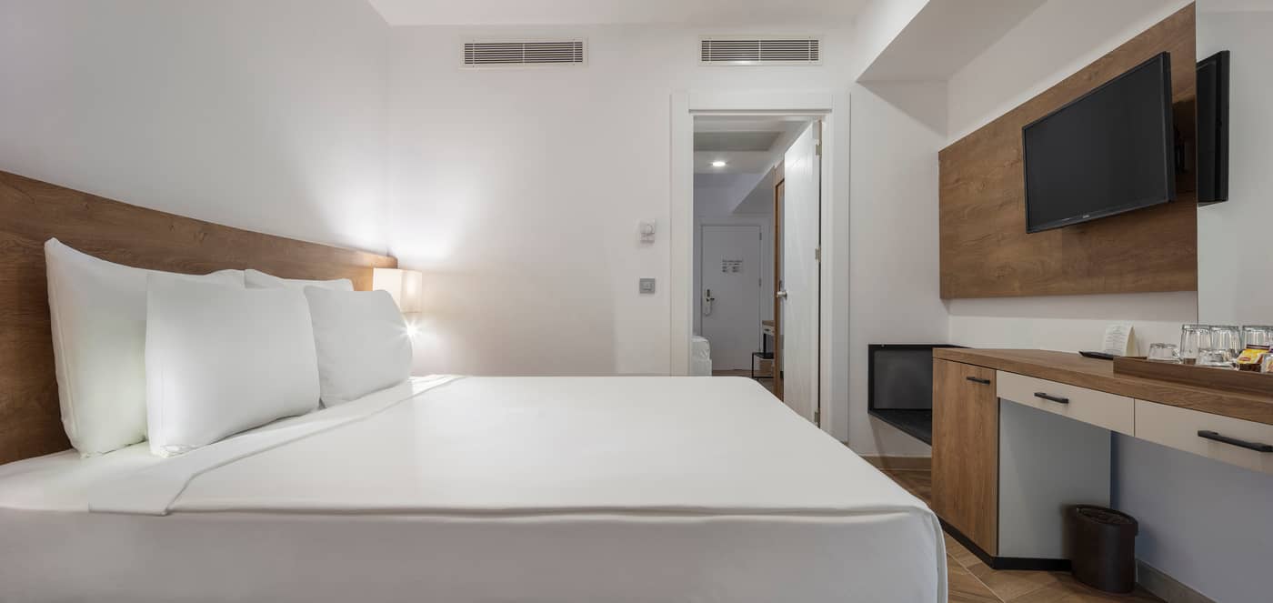 Nirvana-Cosmopolitan-Room-29