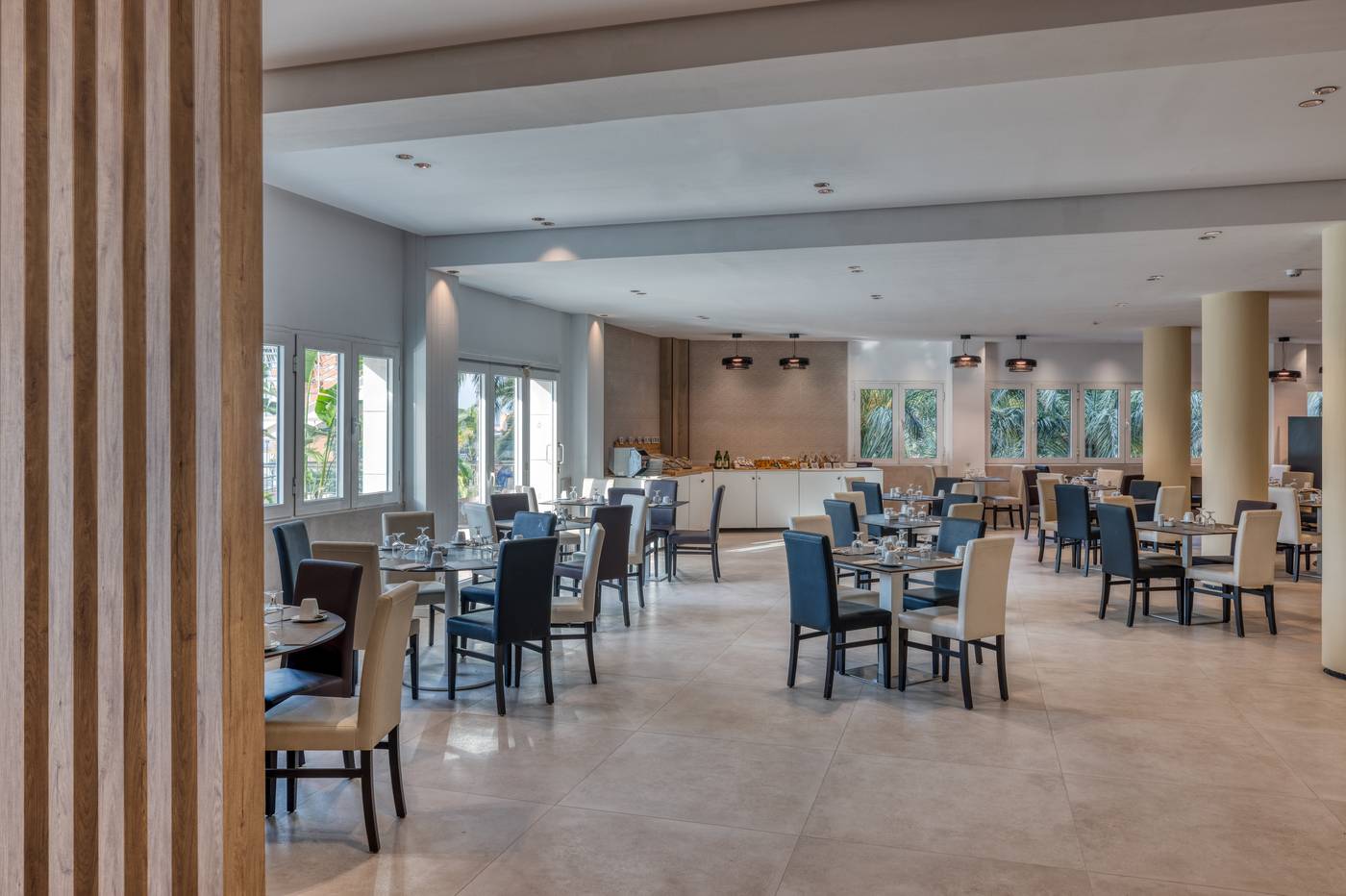 Ohtels-Gran-Hotel-Almeria-Bar-29