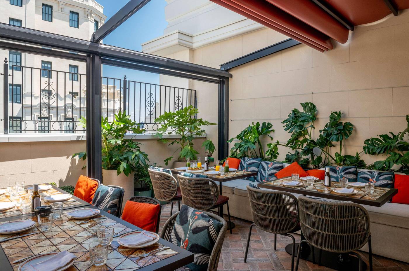Hotel Montera Madrid, Curio Collection by Hilton - Spain - Madrid - Restaurant - 3