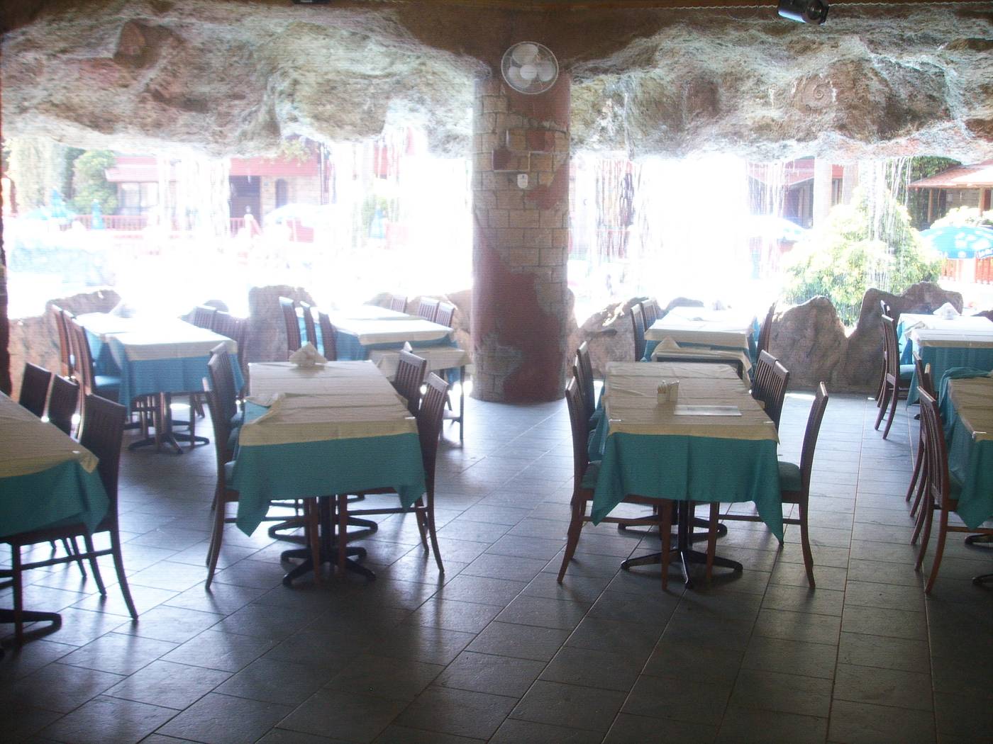 Grand-Aquarium-Apart-Restaurant-43