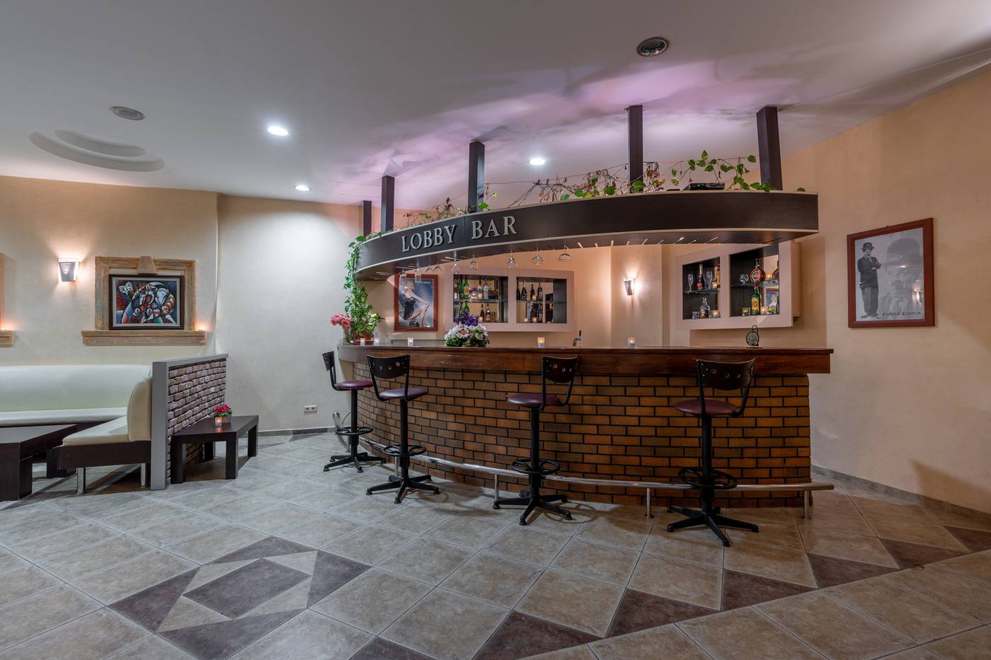 Grand-Vikin-Hotel-Bar-46