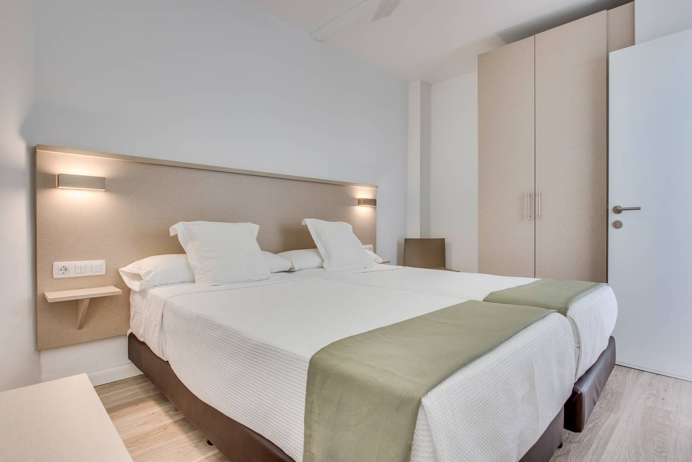 Vigilia-Park-Room-40