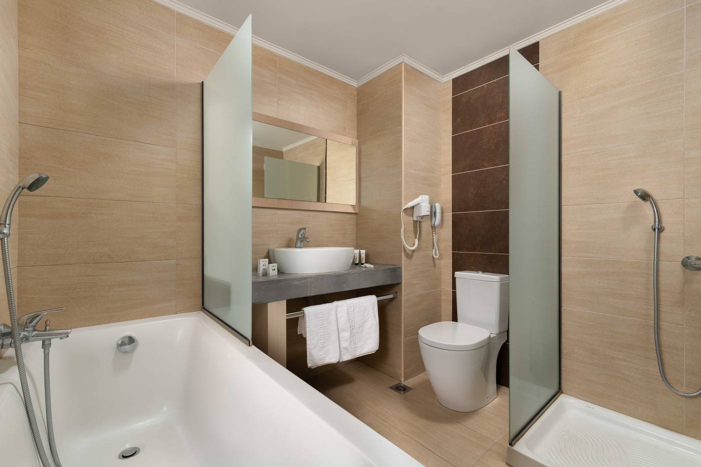 Virginia-Family-Resort-Room-33