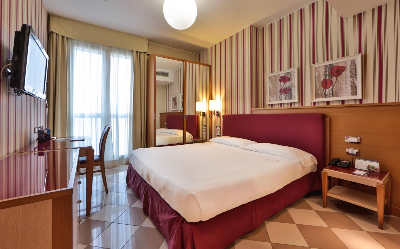 Unahotels-The-One-Milano-Room-4